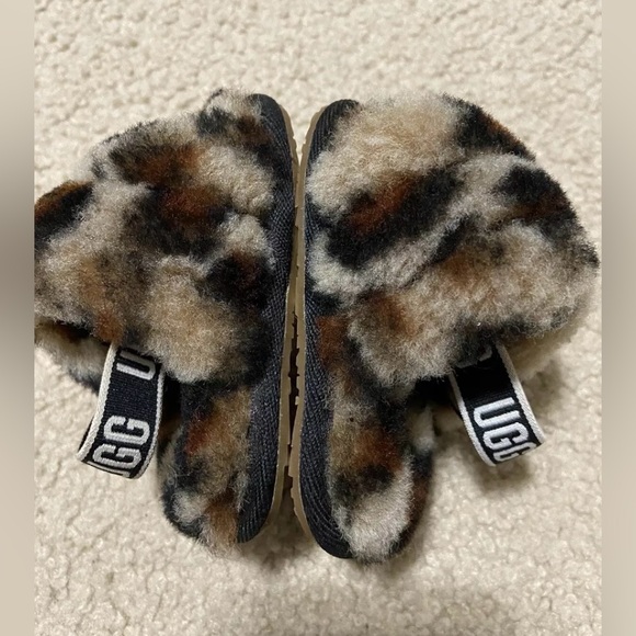 Baby Uggs slippers - Picture 2 of 8